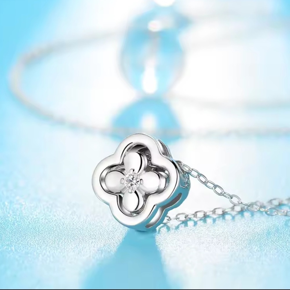 Silver Clover Crystal Pendant Necklace - Picture 4 of 7